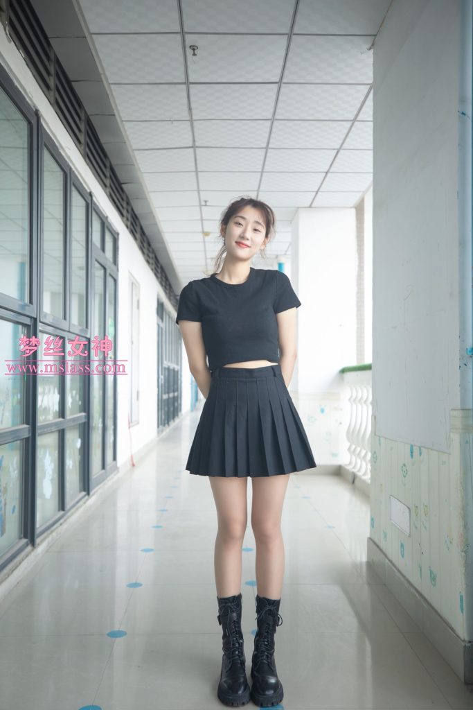 [MSLASS梦丝女神]2022.03.24靴下女神 诗敏[41P/205MB]插图1