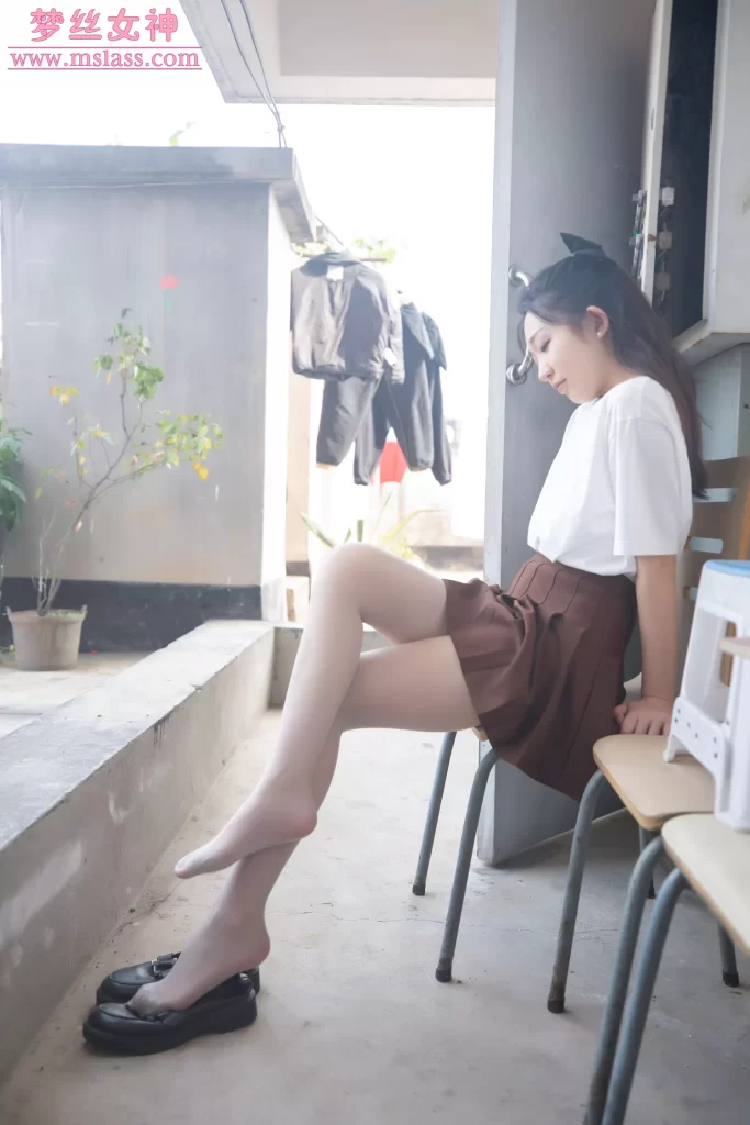 [MSLASS梦丝女神]2022.04.11 丝袜JK小格调 张小雪[59P/263MB]插图3