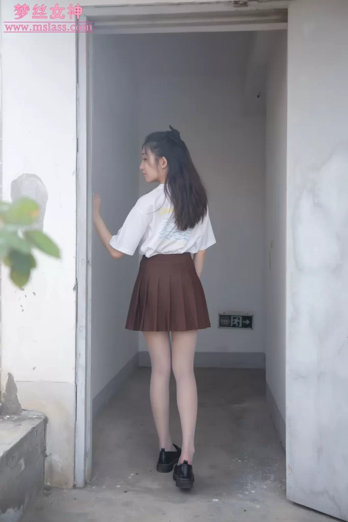 [MSLASS梦丝女神]2022.04.11 丝袜JK小格调 张小雪[59P/263MB]插图2