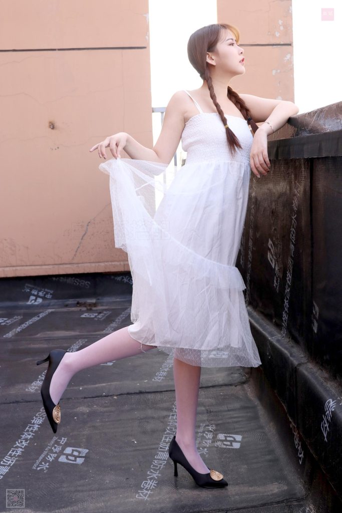 [SiHua思话] SH021 天台起舞的洁白少女 苏羽 [94P/4V/150MB]插图2