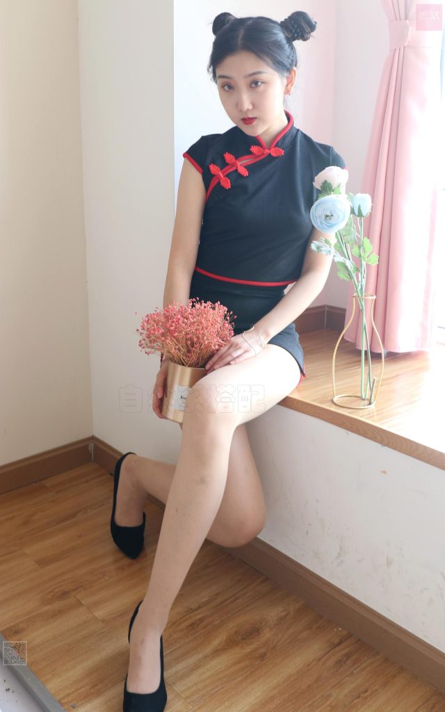 [SiHua思话] SH030 旗袍下的肉丝脚 露露 [96P/2V/462MB]插图1