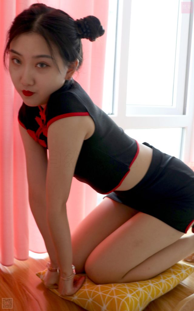 [SiHua思话] SH030 旗袍下的肉丝脚 露露 [96P/2V/462MB]插图3