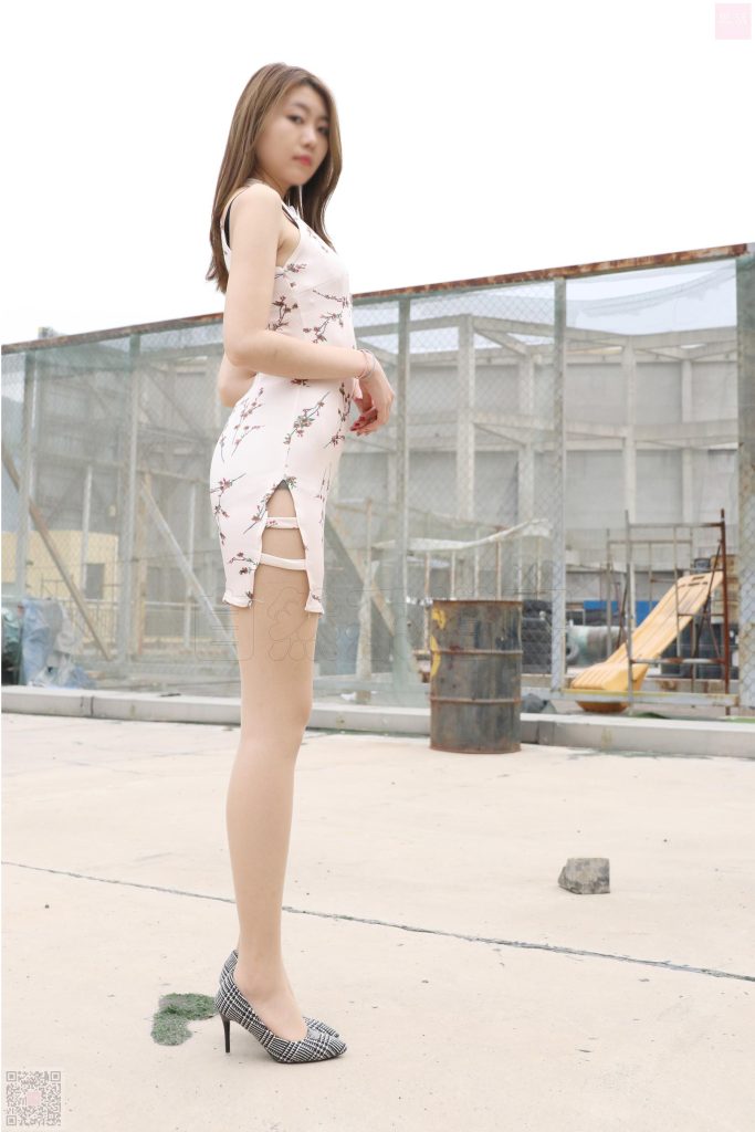 [SiHua思话] SH032 废墟上发现旗袍美女 珺洁 [95P/2V/474MB]插图1