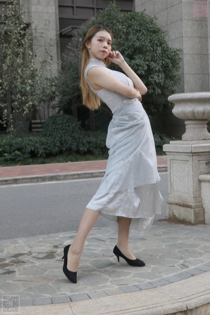 [SiHua思话] SH034 花园里迷路的小伴娘 小俏 [79P/2V/466MB]插图3