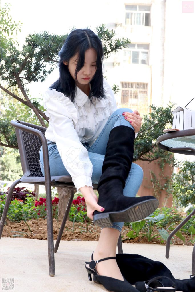 [SiHua思话] SH035 爱穿丝袜的乡下表妹 小表妹 [95P/2V/691MB]插图1