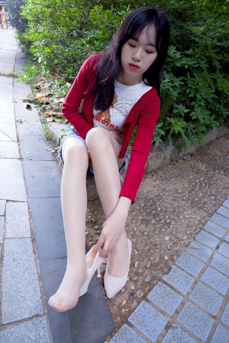 [SiHua思话]SH129 子琦 户外公园DE长腿活力少女 [43P/96MB]插图