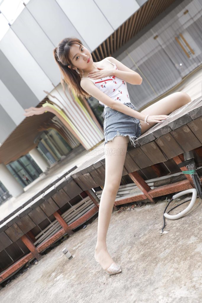 [SiHua思话]SJ043 露露 丝蜜天台 [49P/64.7MB]-无料摄影圈