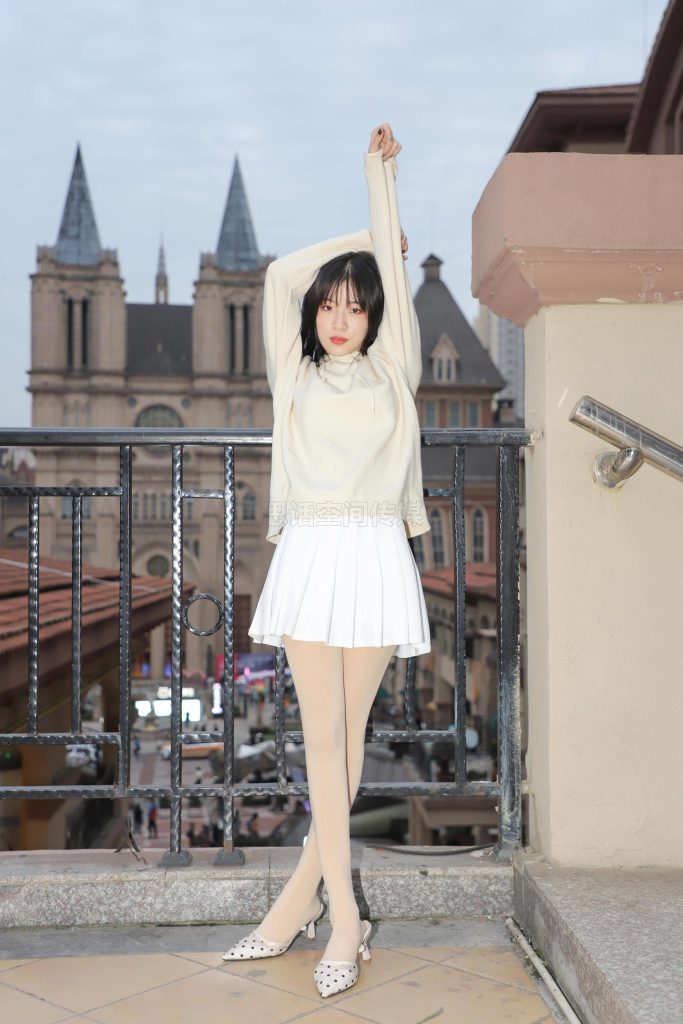 [SiHua思话]SJ058 小狐狸 步行街日系软妹[44P/64.9MB]插图2