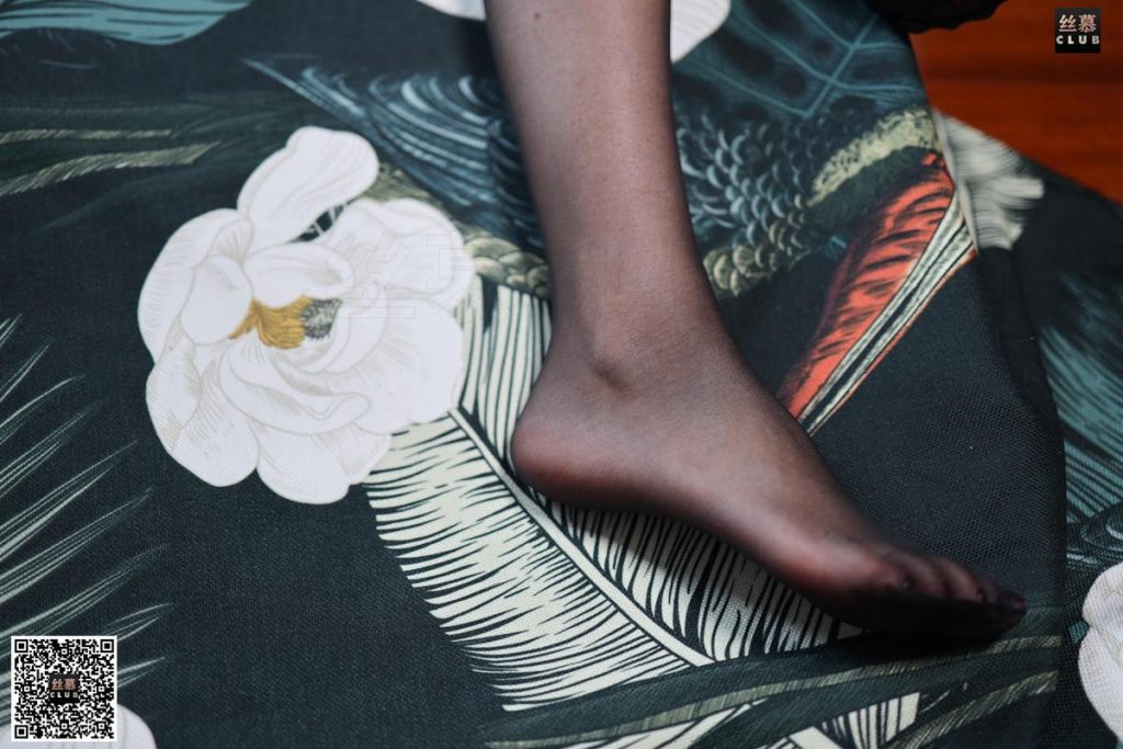 丝慕写真 SM076 天天一元 模特：双双《双双-柔情-黑s》[74P/136MB]插图2