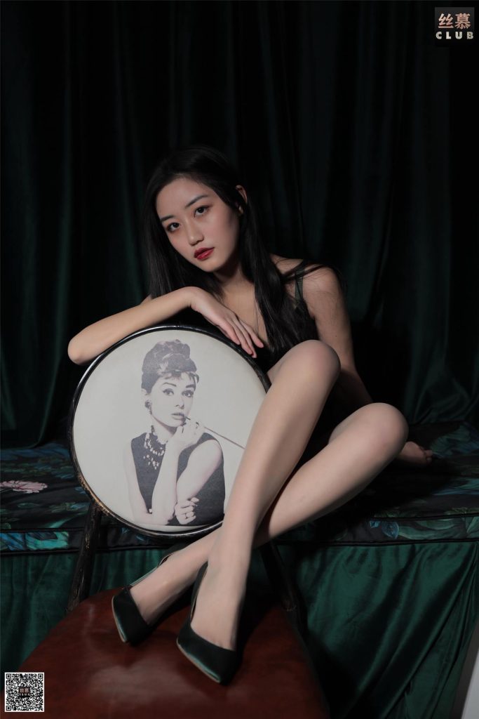丝慕写真 SM155 天天一元 双双《犯规的御姐》[80P/95MB]插图2