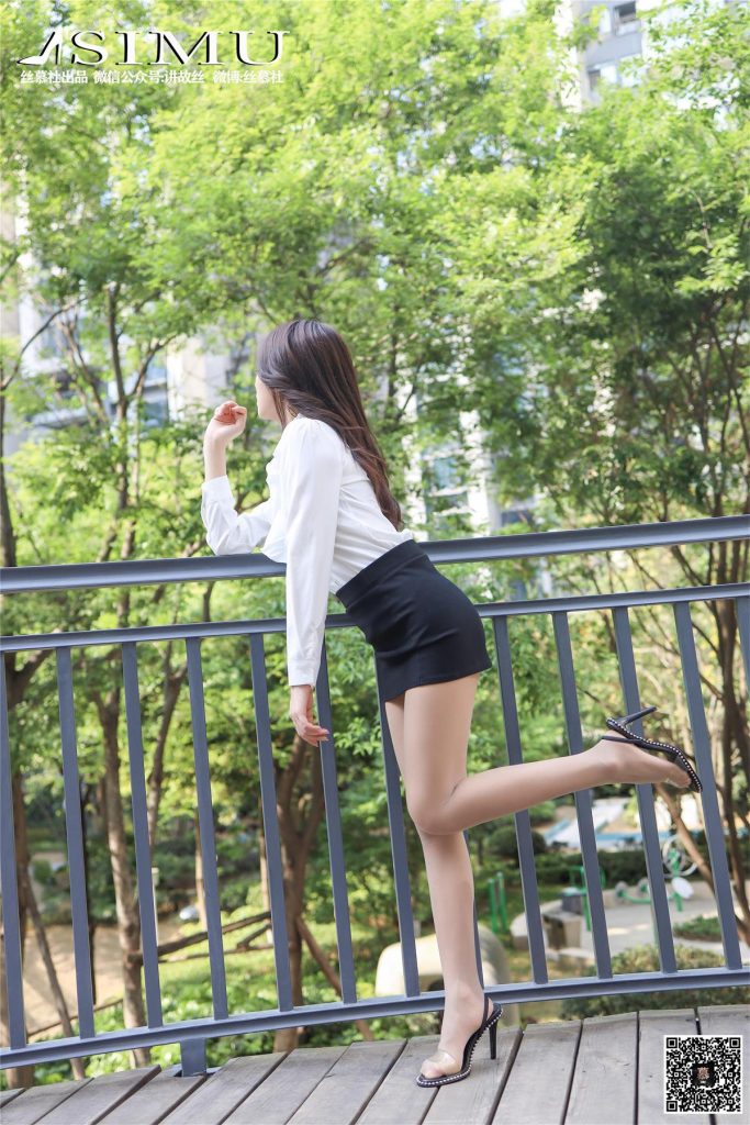 丝慕写真 SM249 天天一元 新模《妩媚OL》[74P/262MB]插图1