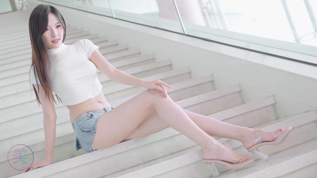 NO.0440 2023 东莞秋季车展 Racing Model 车模抖音网红随拍车模03[1V/367MB]插图3