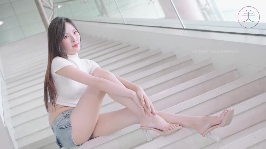 NO.0440 2023 东莞秋季车展 Racing Model 车模抖音网红随拍车模03[1V/367MB]插图2