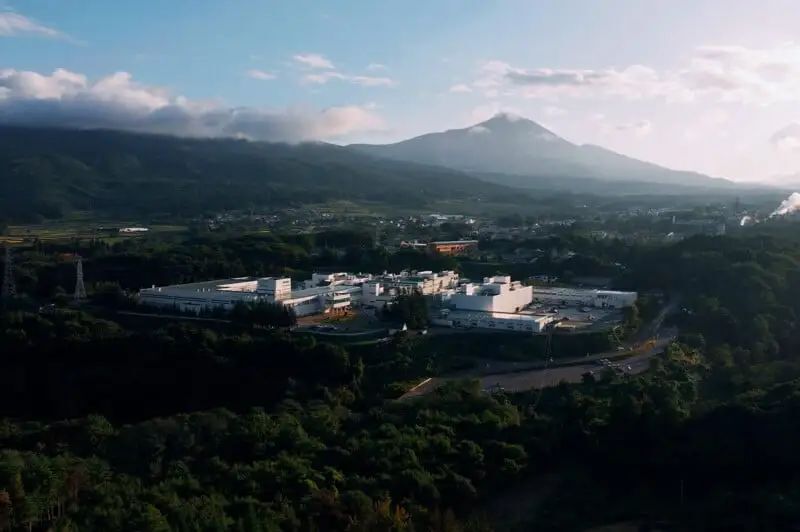 凭什么适马敢扛关税不涨价？揭秘其他相机厂商学不来的三大底气插图1