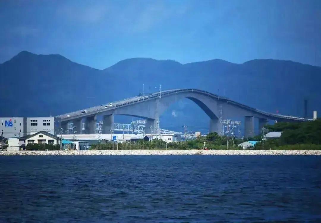你从未见过的35个地球视角:自由女神骨架、垃圾围城、兔子洞剖面全曝光