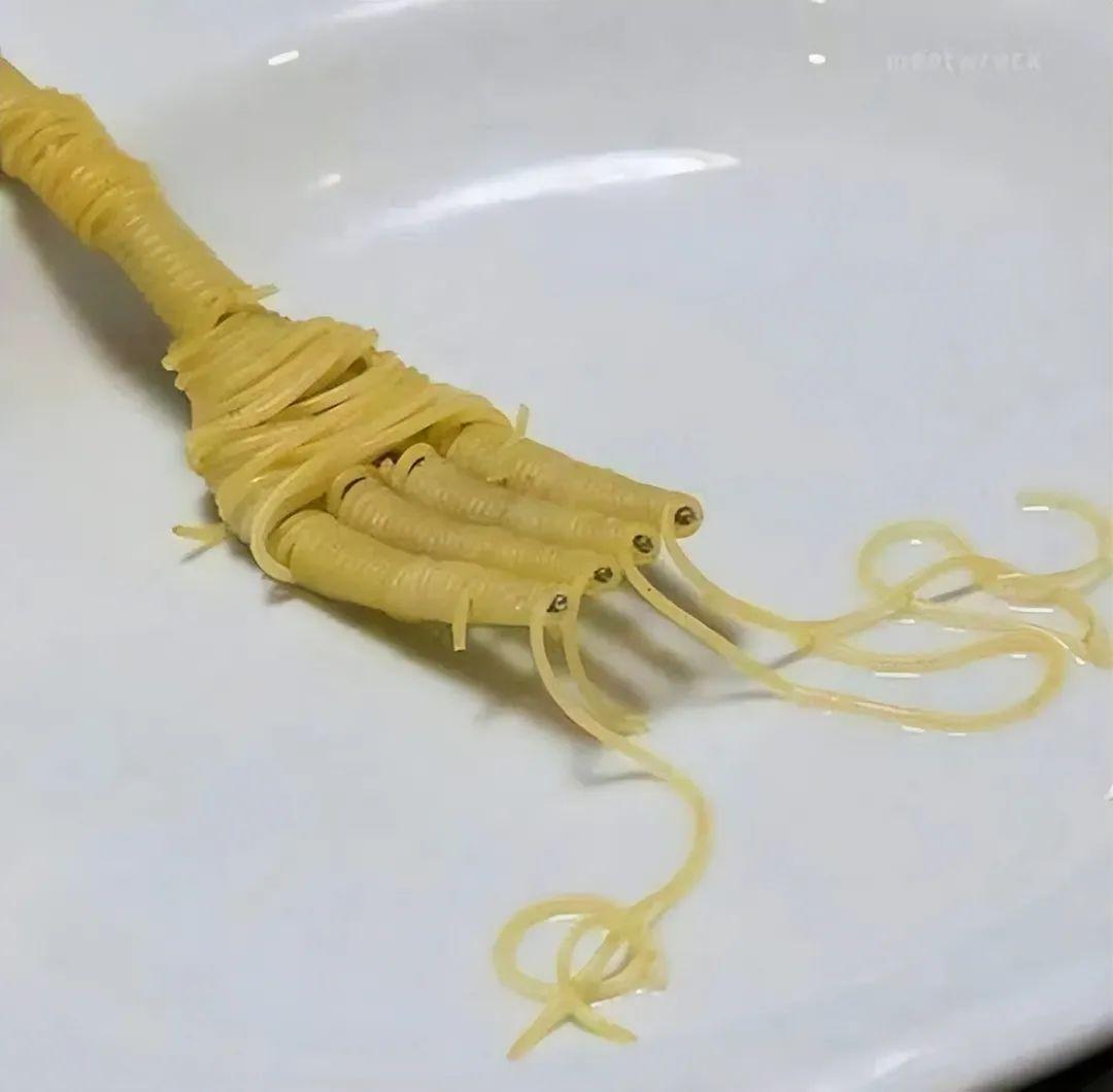 21张“现实攻击性极强”的照片,每一张都在挑战常识极限