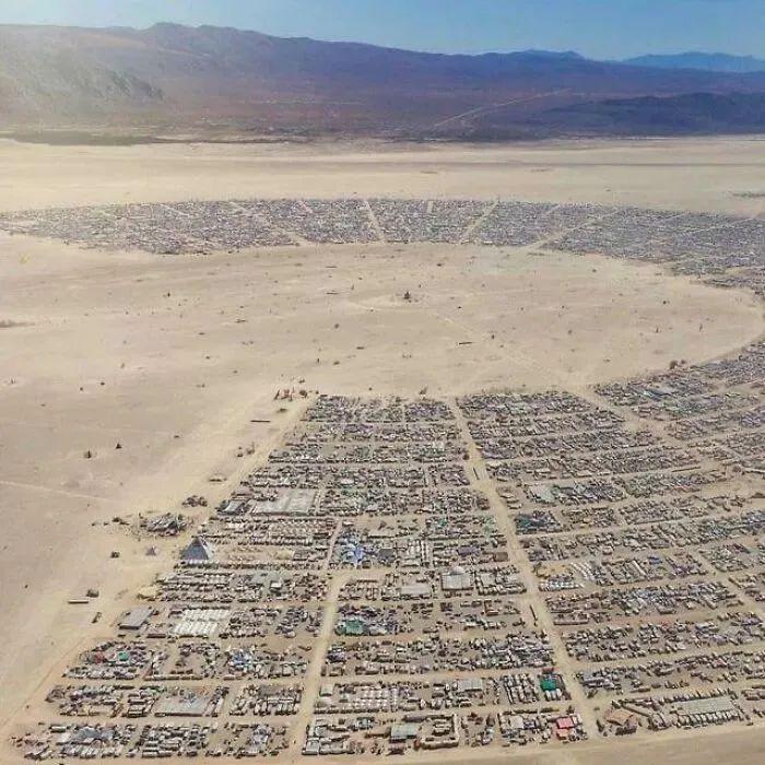 你从未见过的35个地球视角:自由女神骨架、垃圾围城、兔子洞剖面全曝光