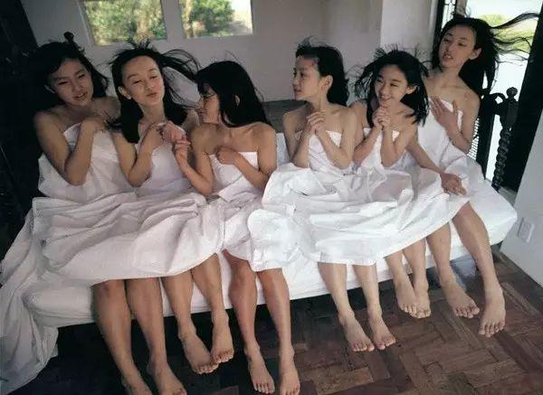 从少女到妻子再到母亲:日本私房摄影3大视角,揭开被凝视的秘密插图17 从少女到妻子再到母亲:日本私房摄影3大视角,揭开被凝视的秘密插图17