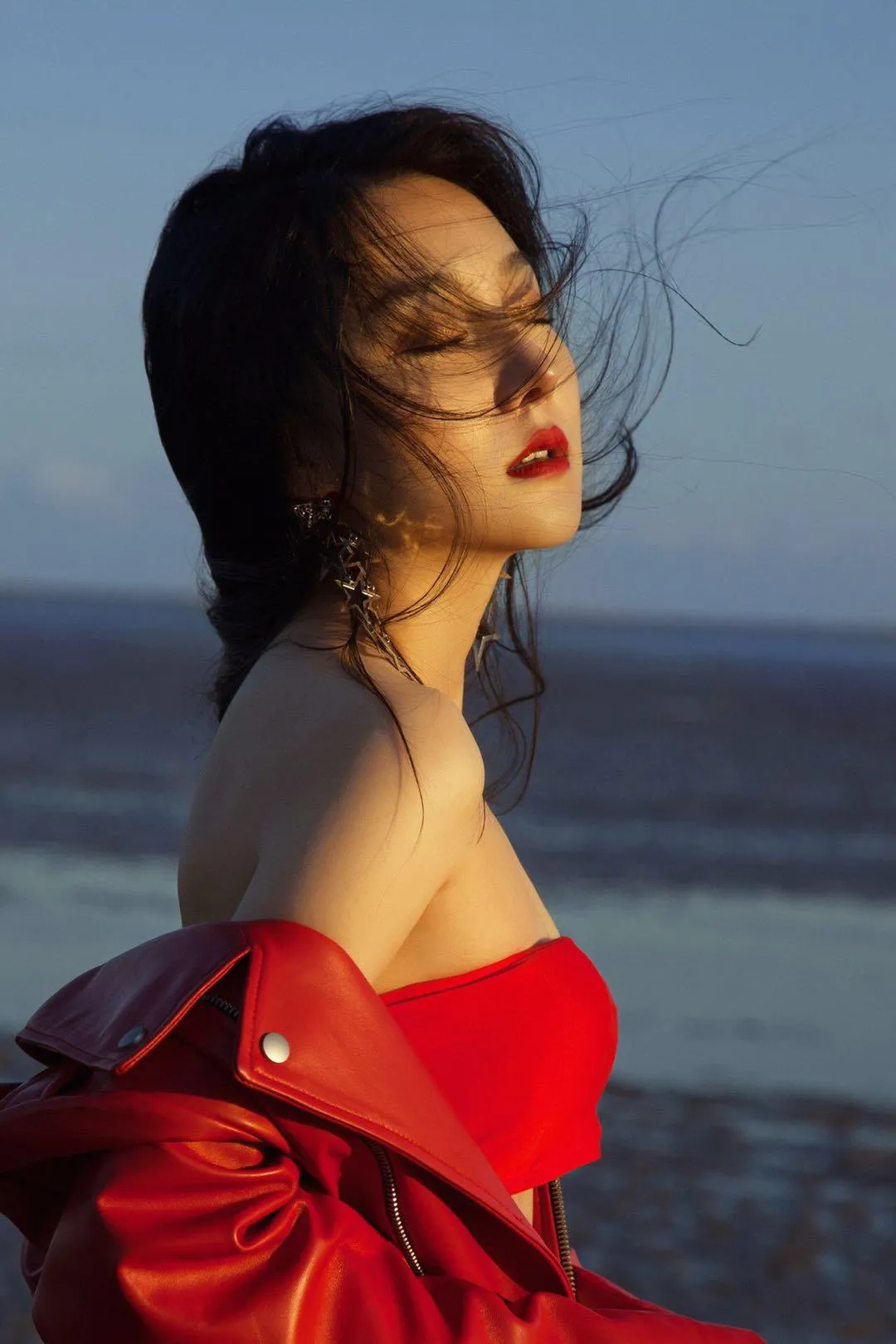 刚开始学拍照的女生，这7个姿势多尝试，拒绝拍照镜头尴尬症插图8