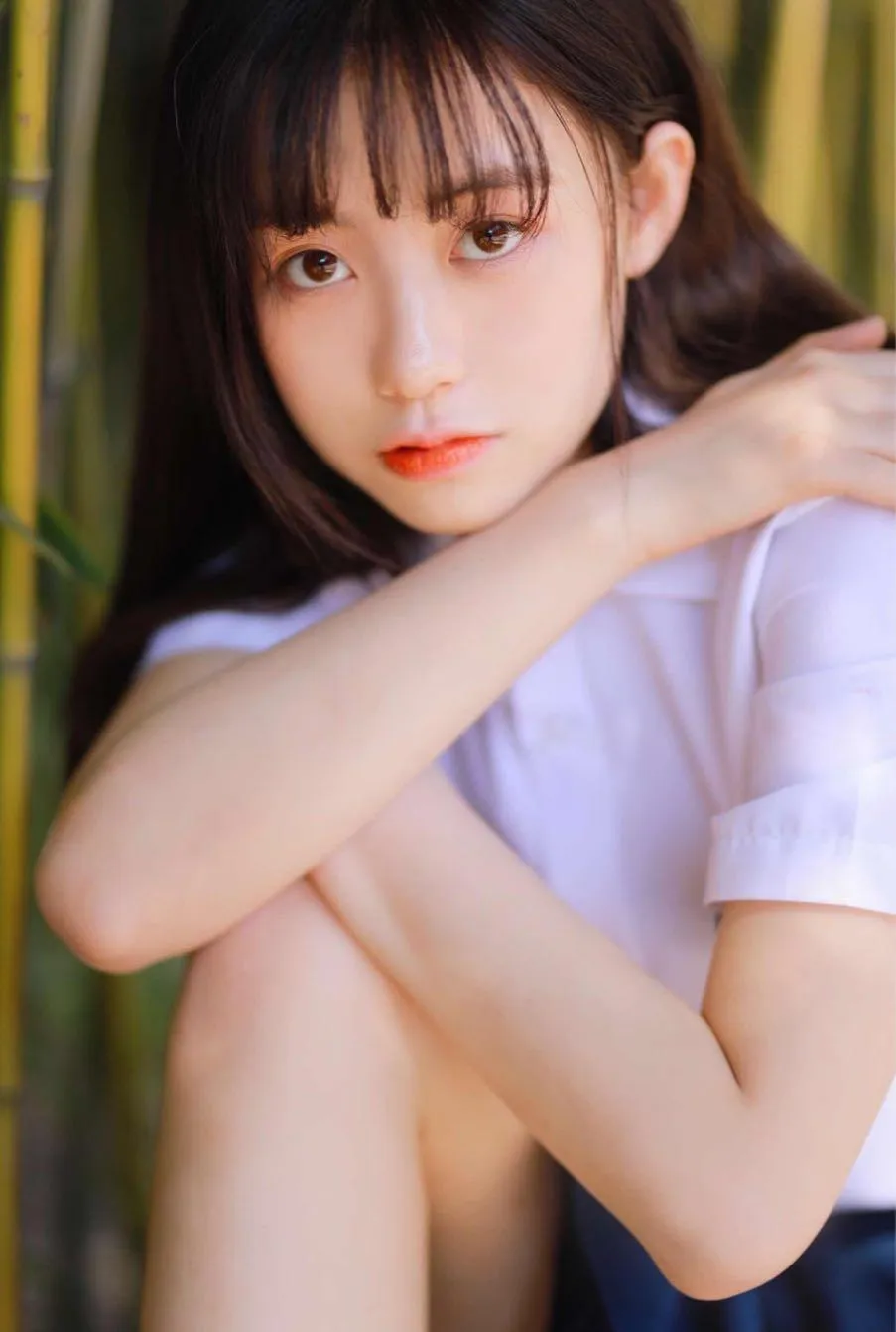 女生拍照通用的7个姿势和技巧，简单易学，拍照更显自然和上镜-无料摄影圈