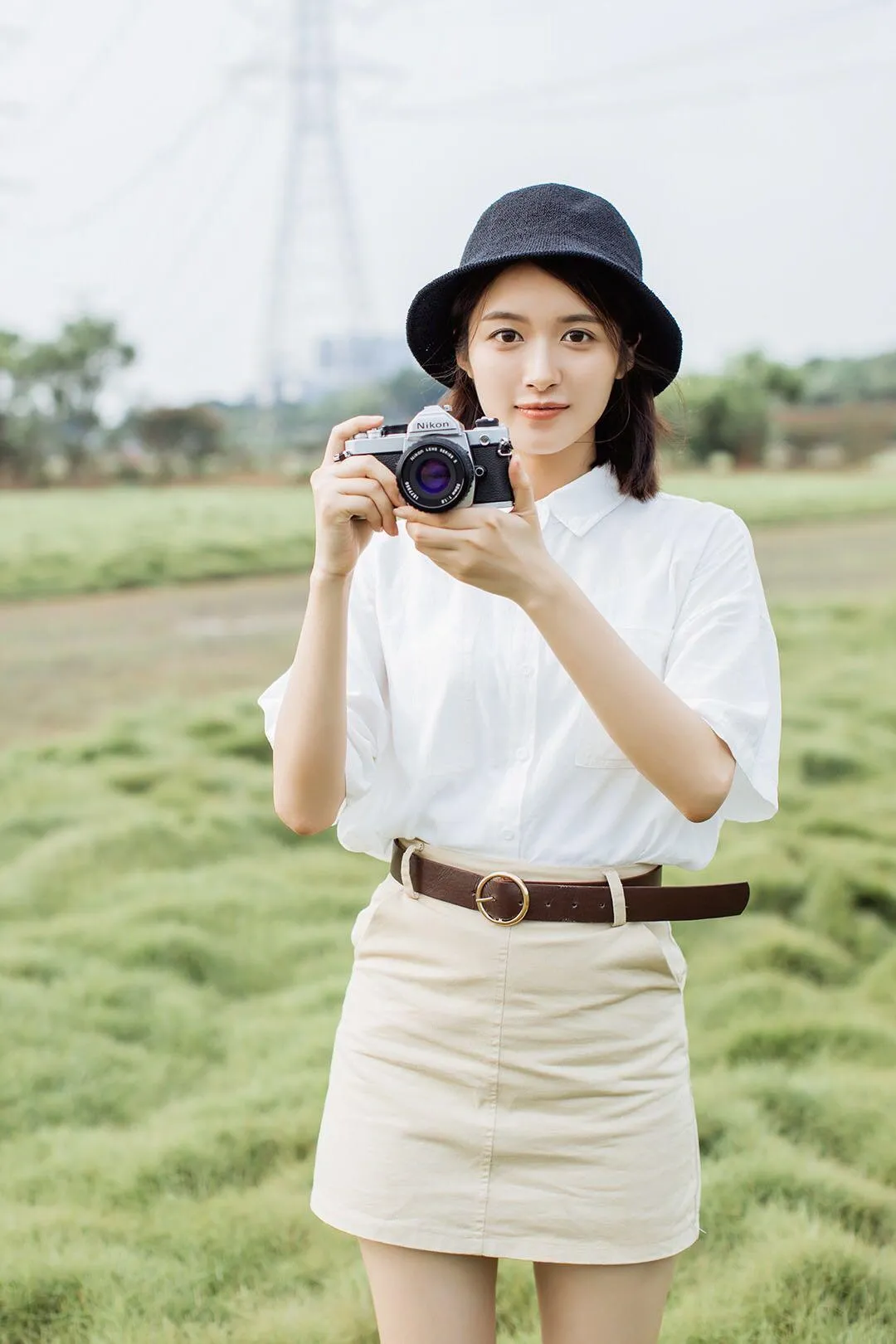 女生拍摄户外人像照，这7个姿势学起来，拍照显自然显好看插图2