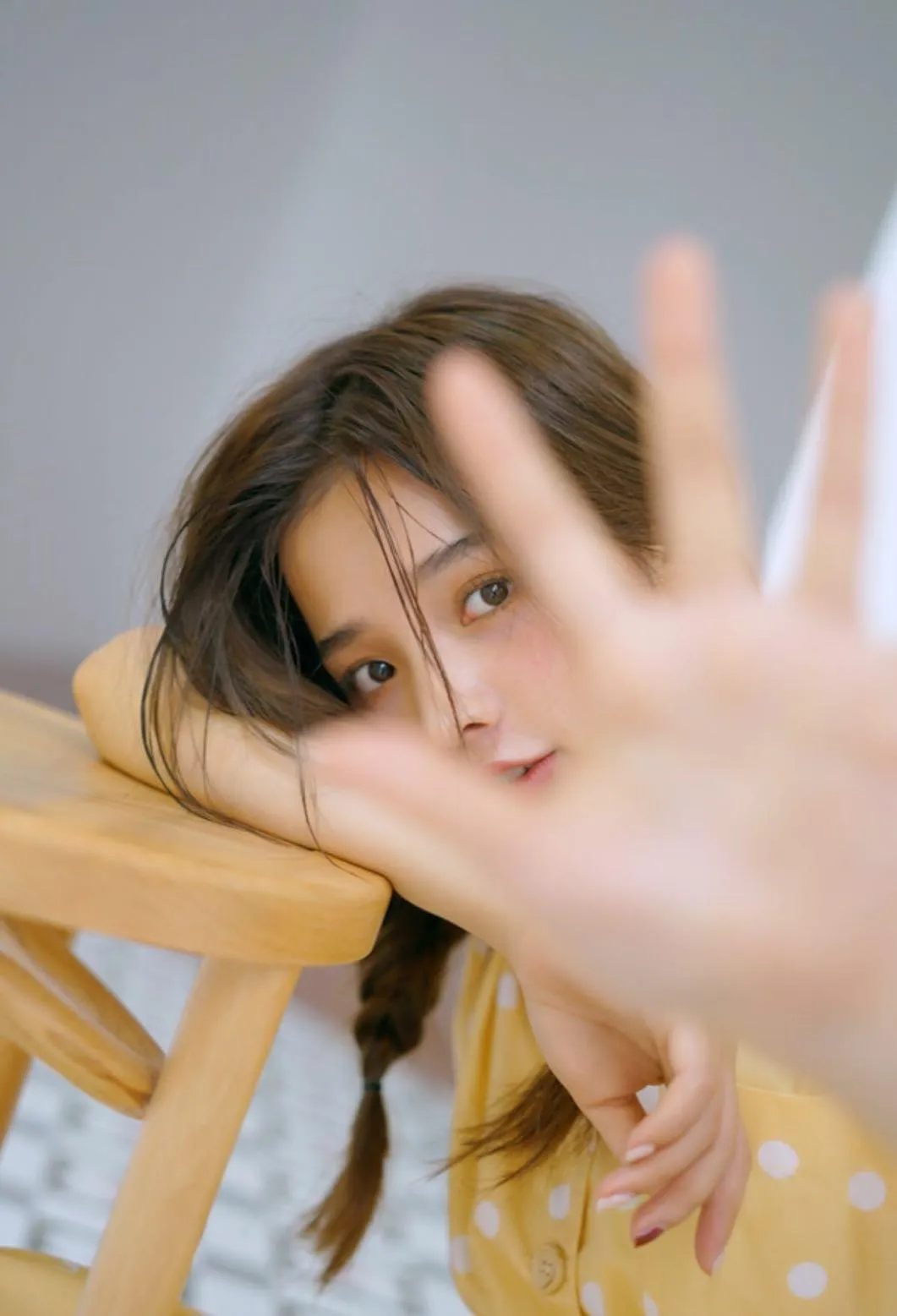 旅行拍照也有万能姿势,8个实用姿势,拍出漂亮旅行人像作品插图6 旅行拍照也有万能姿势,8个实用姿势,拍出漂亮旅行人像作品插图6