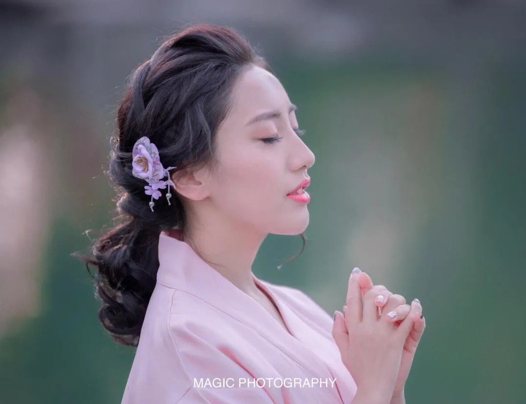 中年女士怎么拍照，8个好看的拍照姿势，帮你拍照年轻好看插图5