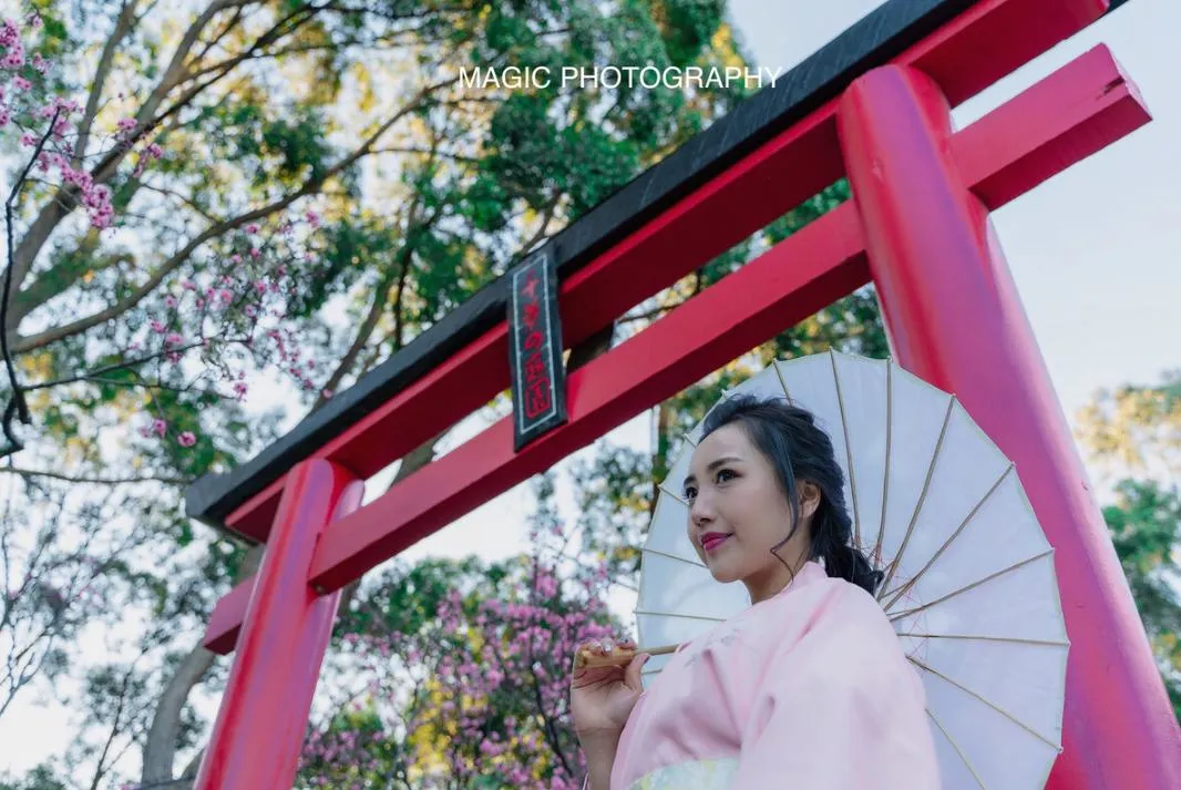 中年女士怎么拍照，8个好看的拍照姿势，帮你拍照年轻好看插图2