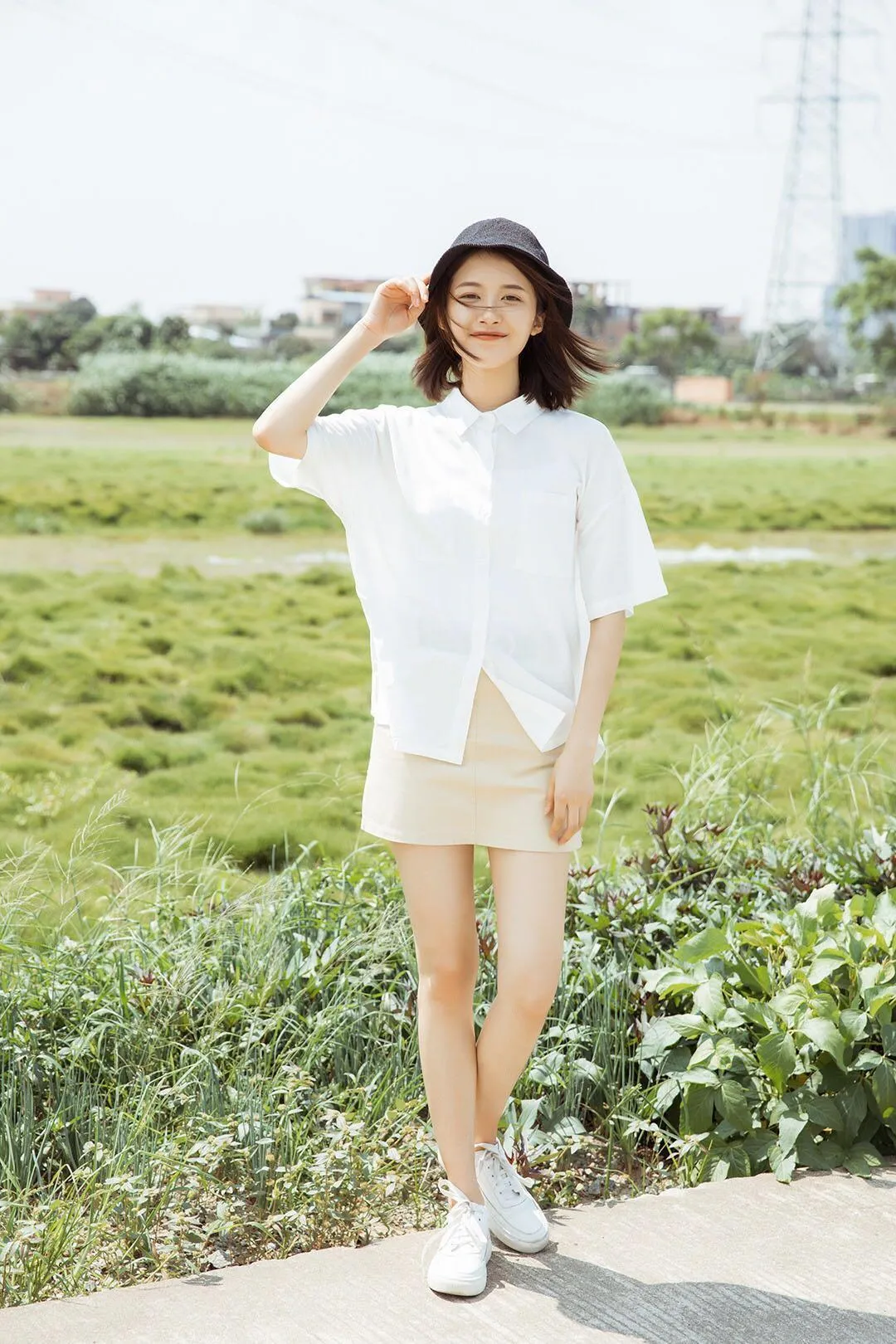 女生拍摄户外人像照，这7个姿势学起来，拍照显自然显好看插图4