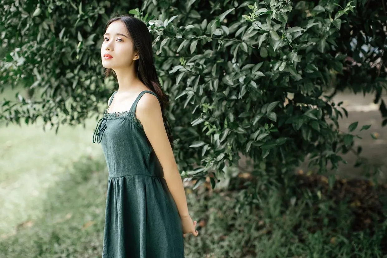 简单易学的拍照姿势教程，任何场景都通用，拍出你的自然美插图4