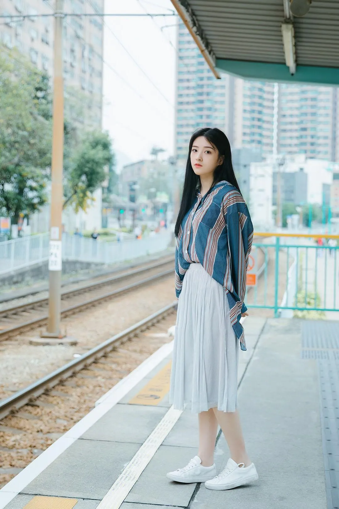 拍摄文艺旅行写真,7个姿势技巧把握好,轻松拍摄文艺大片插图5 拍摄文艺旅行写真,7个姿势技巧把握好,轻松拍摄文艺大片插图5