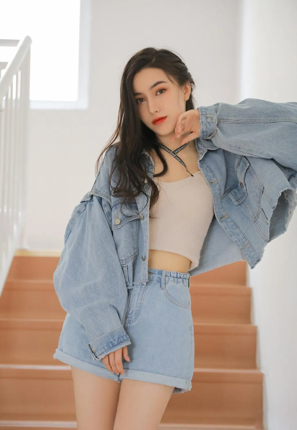 好看拍照姿势,不得不学这9个,拍照自然又好看插图1 好看拍照姿势,不得不学这9个,拍照自然又好看插图1