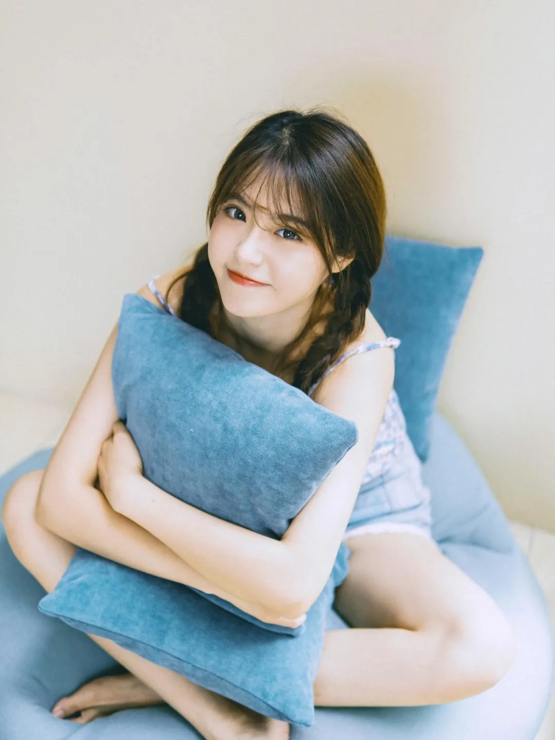 好看拍照姿势,不得不学这9个,拍照自然又好看插图2 好看拍照姿势,不得不学这9个,拍照自然又好看插图2