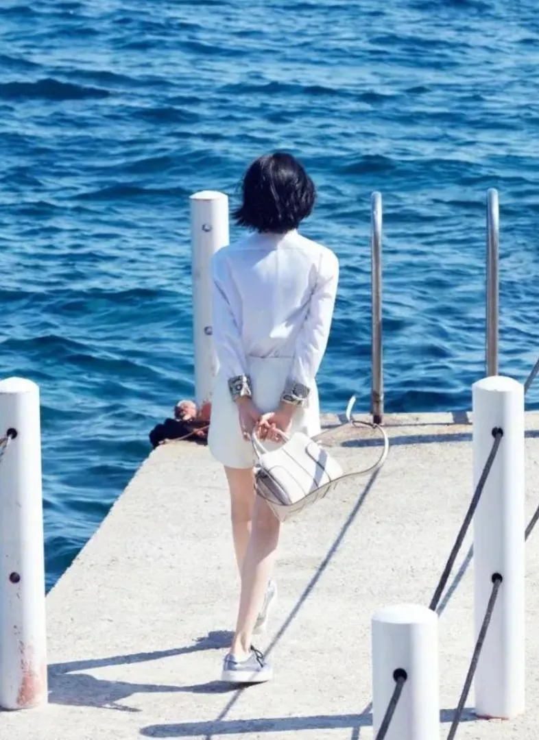 拒绝游客照，旅行拍照姿势跟着做，轻松拍出高大上旅行照插图11