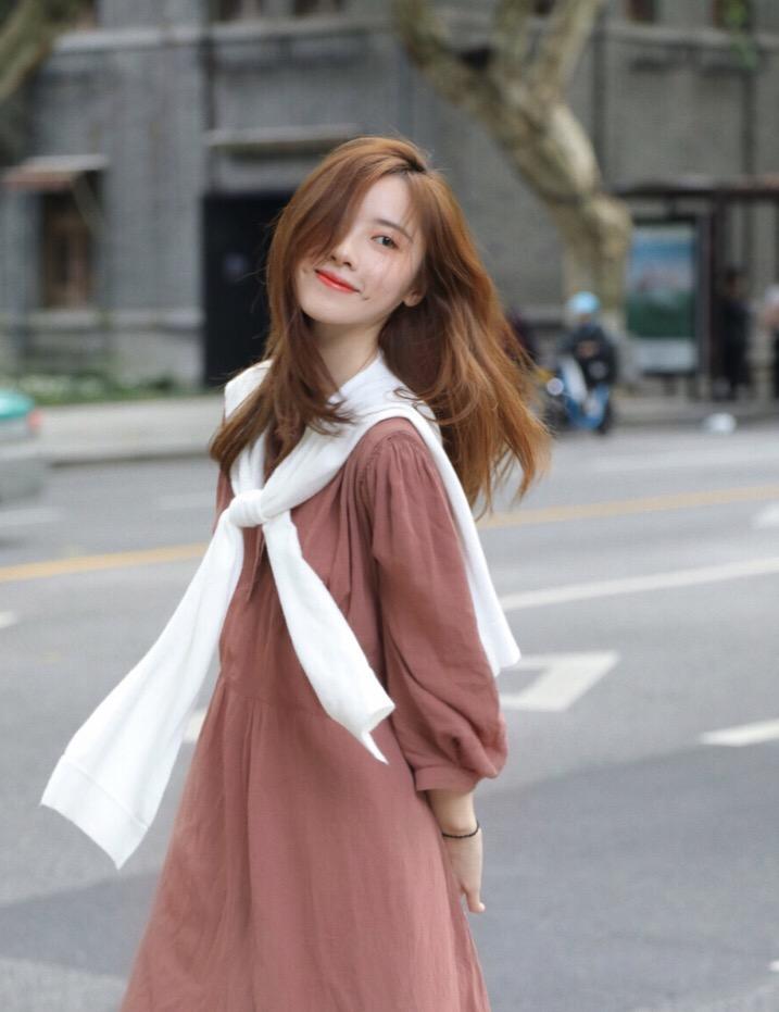拍照并不一定要美景，学好这7个姿势，街边也能随手拍美照-无料摄影圈