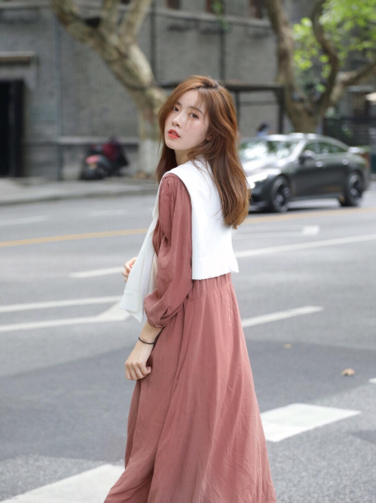 拍照并不一定要美景,学好这7个姿势,街边也能随手拍美照插图7 拍照并不一定要美景,学好这7个姿势,街边也能随手拍美照插图7