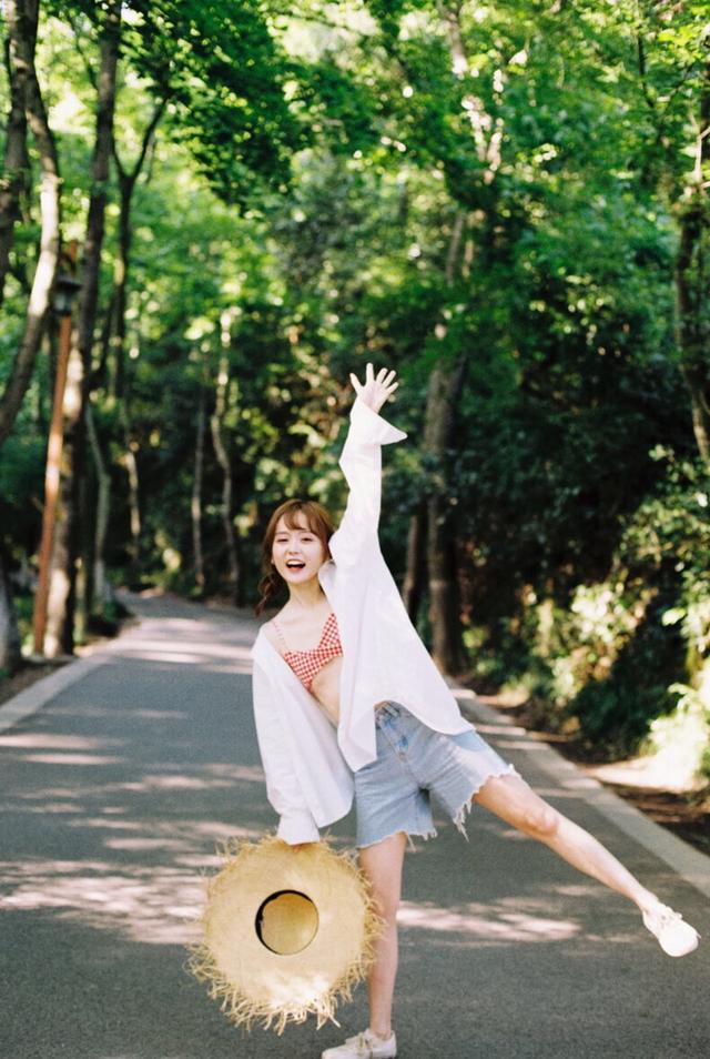 旅行照怎么拍得更美更吸睛?7个姿势技巧,新手也能拍旅行美照插图4 旅行照怎么拍得更美更吸睛?7个姿势技巧,新手也能拍旅行美照插图4