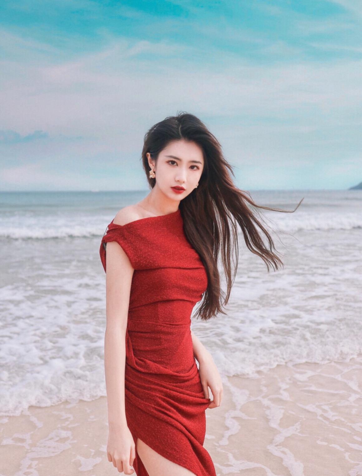 7个实用好看的姿势,教你如何解决手的摆放问题,姿势上镜不重样插图4 7个实用好看的姿势,教你如何解决手的摆放问题,姿势上镜不重样插图4