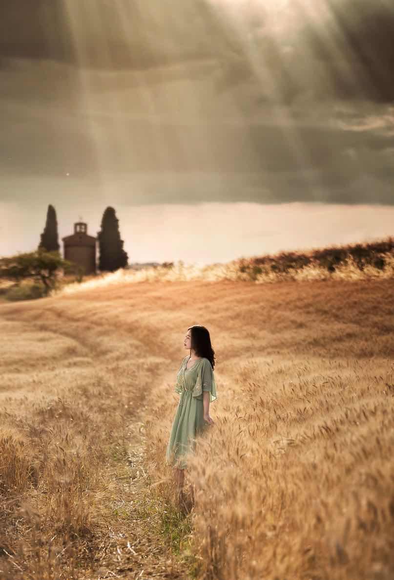 拍摄全身照怎么摆放双手？7个姿势教会你，既能避免手空还显好看插图7