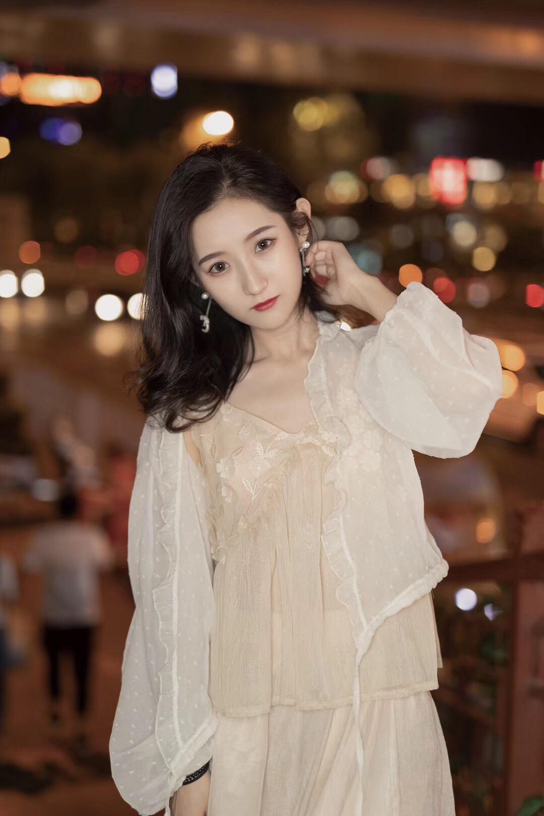 如何拍一张自然好看的照片？从表情再到姿势，这些技巧告诉你-无料摄影圈