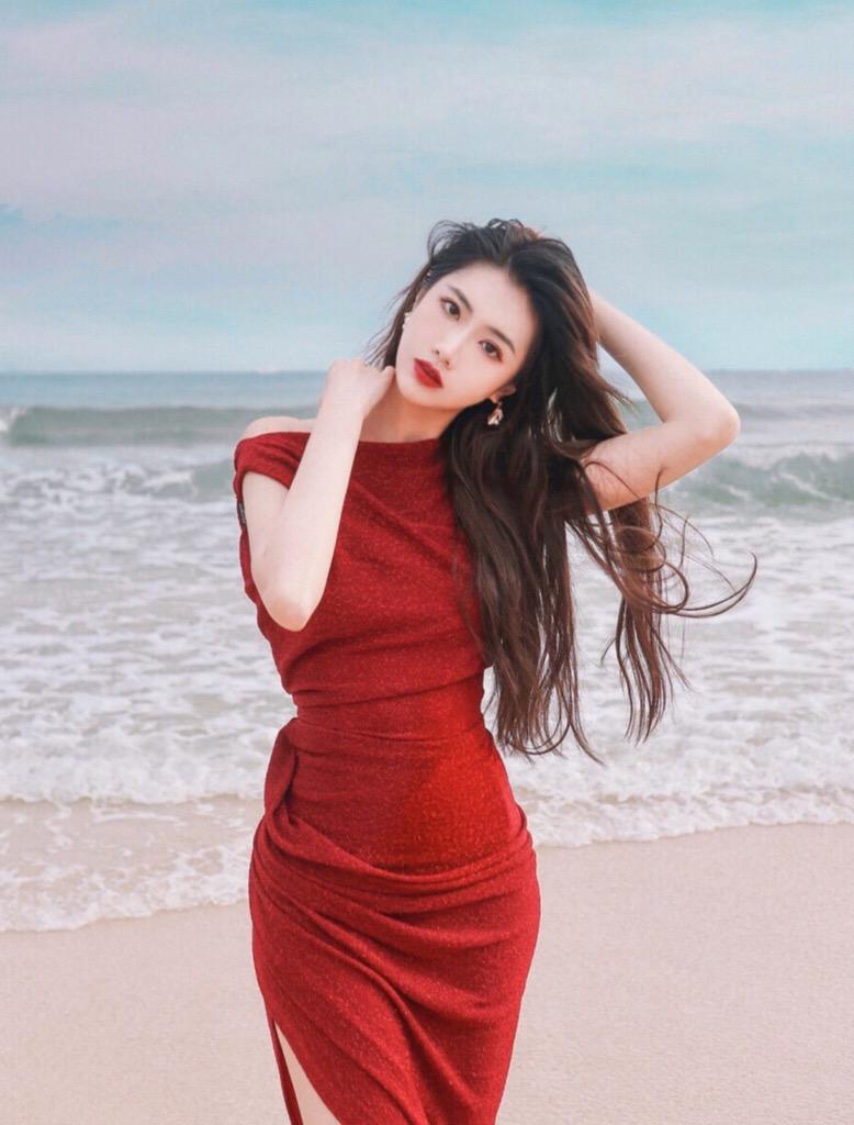 7个实用好看的姿势,教你如何解决手的摆放问题,姿势上镜不重样插图2 7个实用好看的姿势,教你如何解决手的摆放问题,姿势上镜不重样插图2