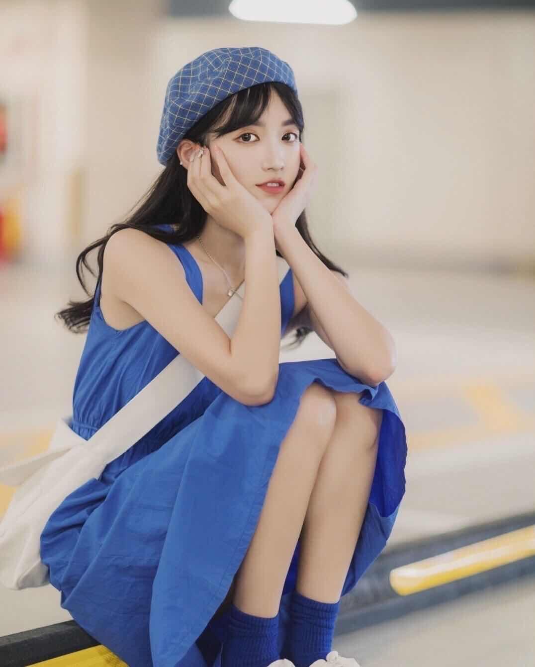 停车场拍照姿势你有几种？不要刻意摆拍，7个姿势助你上镜又自然插图3