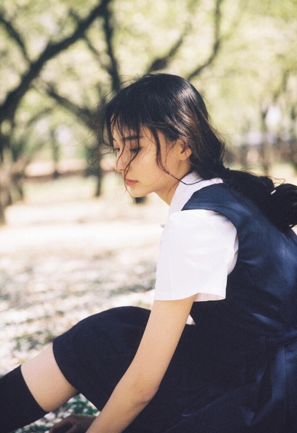 从不会摆拍到拍照达人，拍照姿势可参考这7个，拍照又好看又自然插图2