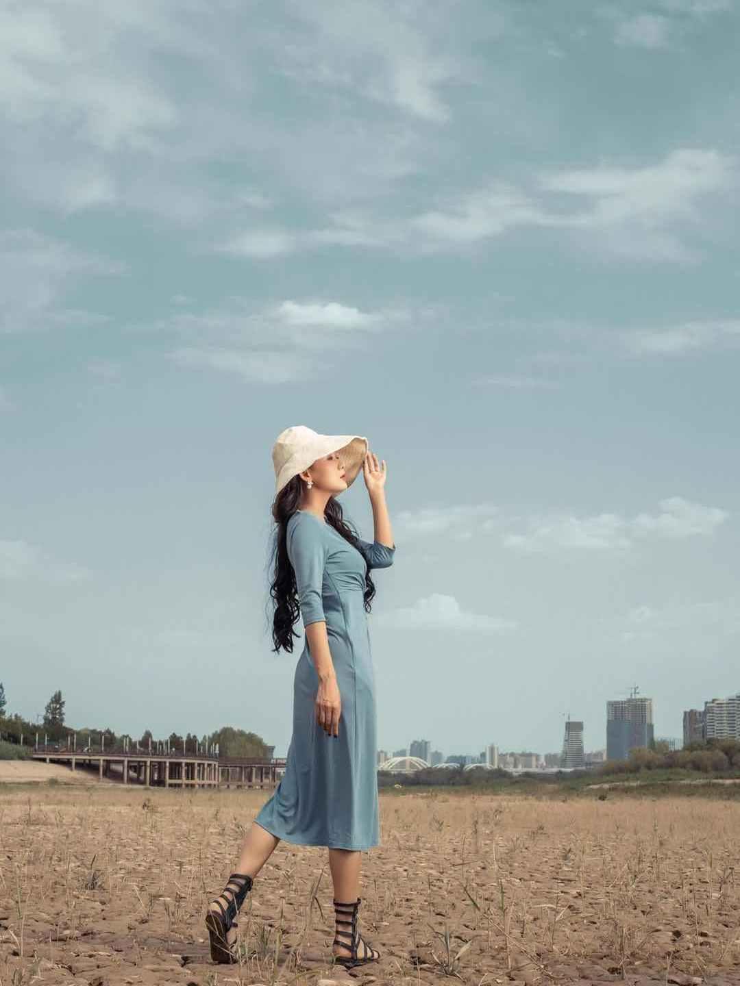 7个实用好看的姿势,教你如何解决手的摆放问题,姿势上镜不重样插图6 7个实用好看的姿势,教你如何解决手的摆放问题,姿势上镜不重样插图6