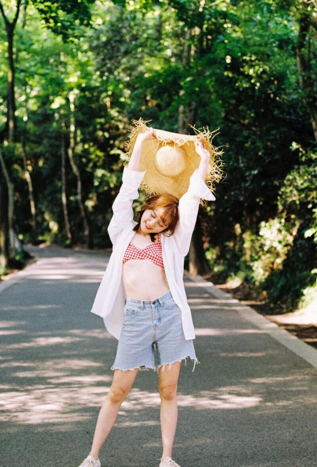 旅行照怎么拍得更美更吸睛?7个姿势技巧,新手也能拍旅行美照插图5 旅行照怎么拍得更美更吸睛?7个姿势技巧,新手也能拍旅行美照插图5