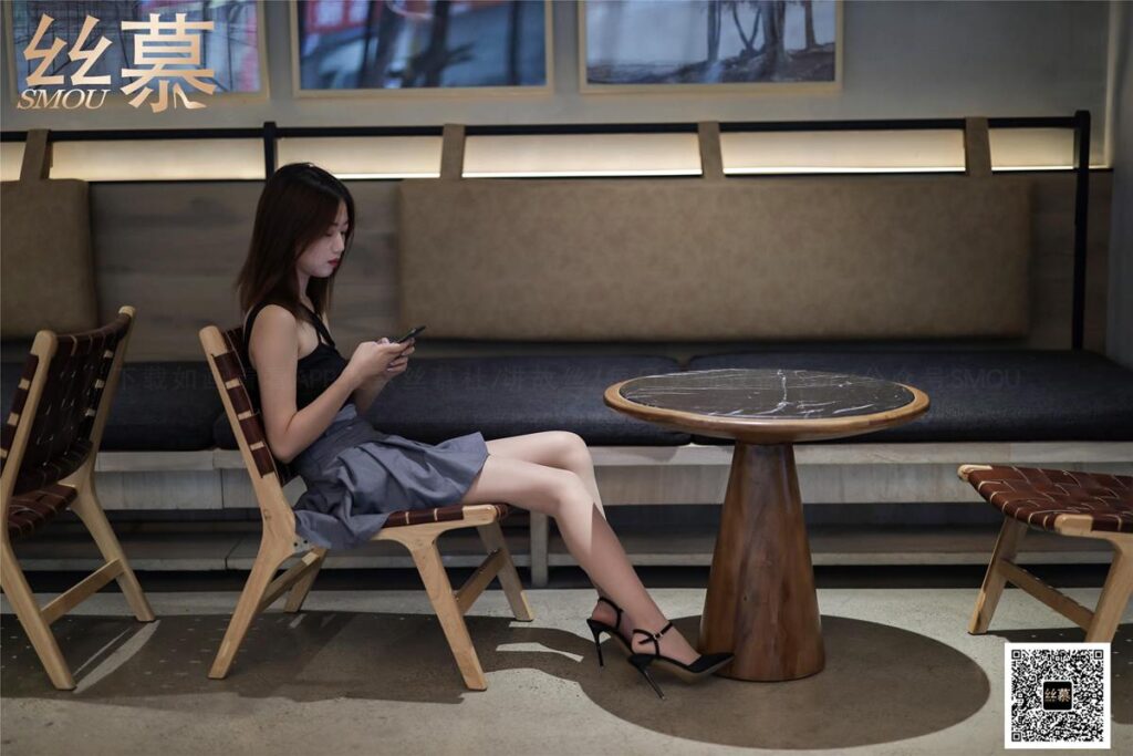 丝慕写真 SM376 天天一元 米朵《玩足×挑鞋》[70P/88.8MB]插图1