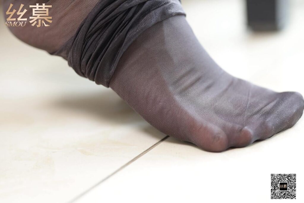 丝慕写真 SM411 天天一元 颖儿《条纹西装裙》[70P/183MB]插图2