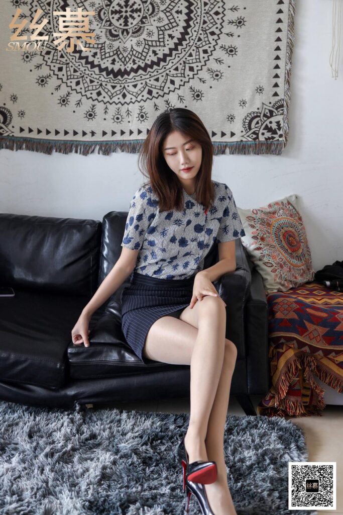 丝慕写真 SM415 天天一元 米朵《空姐的超薄款制服袜》[62P/220MB]插图1