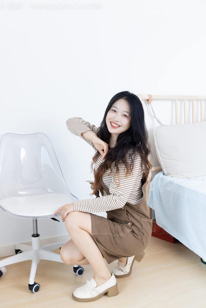 物恋传媒 NO.2388 小紫-皮鞋、薄肉丝大腿袜[160P/1V/3.28GB]插图3