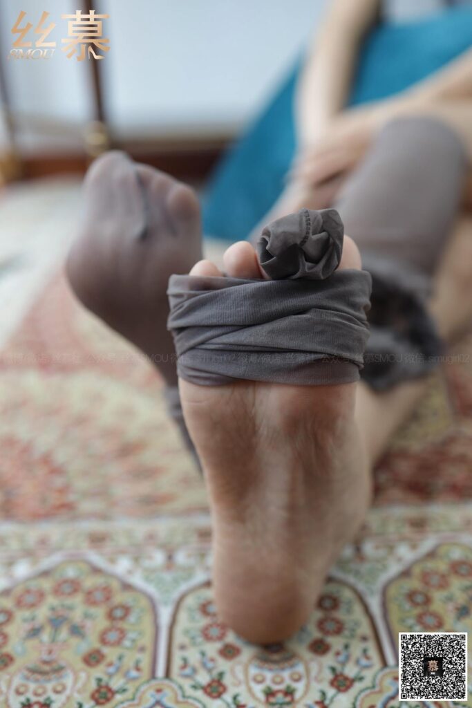 [丝慕GIRL]特写集 TX055 米朵《玩爆灰丝》[78P/1V/294MB]插图3